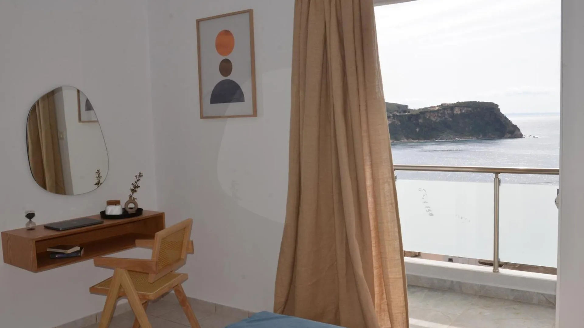 Harmonia Guest House 2 Himara