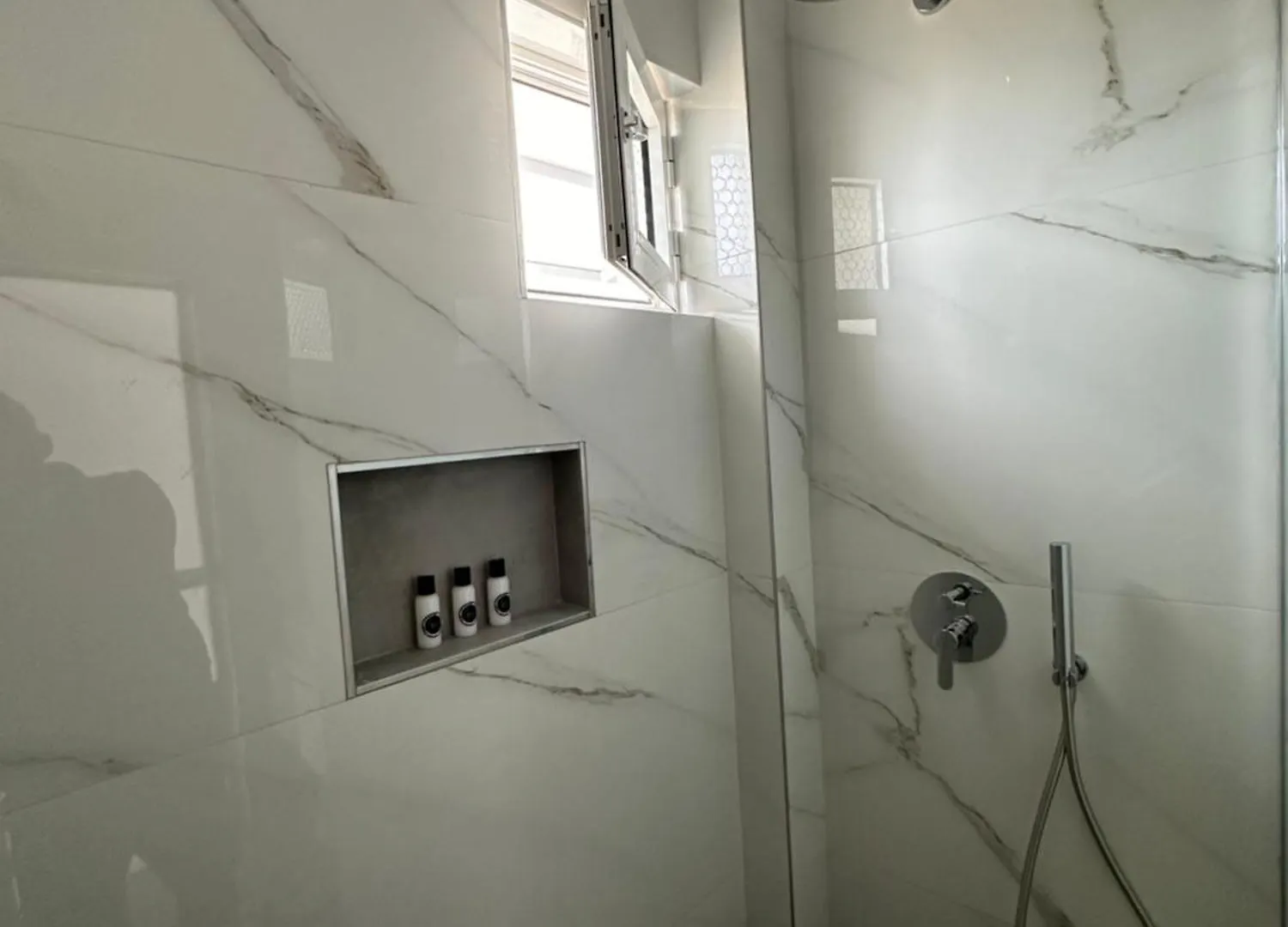 Harmonia Guest House 2 Himara