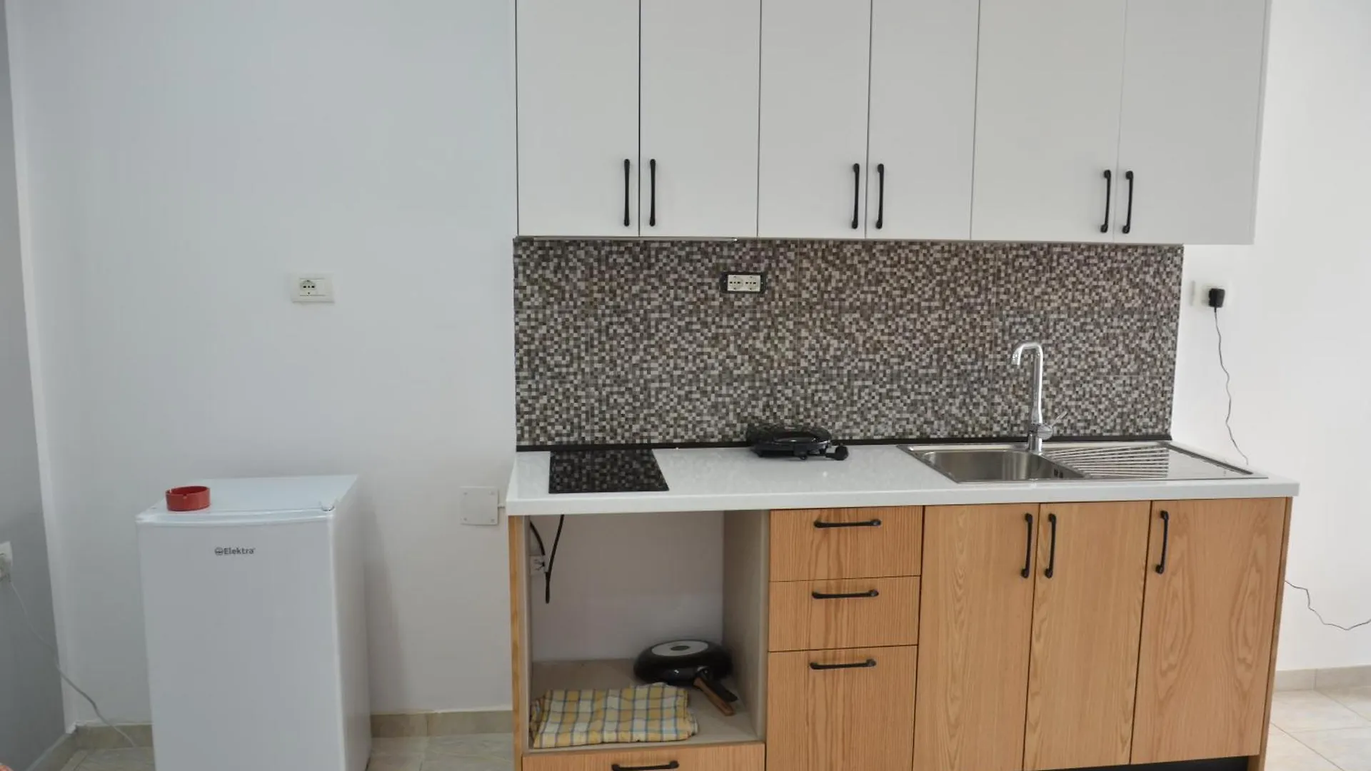 Harmonia Guest House 2 Himara