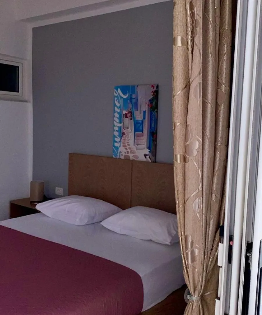 Harmonia Guest House 2 Himare