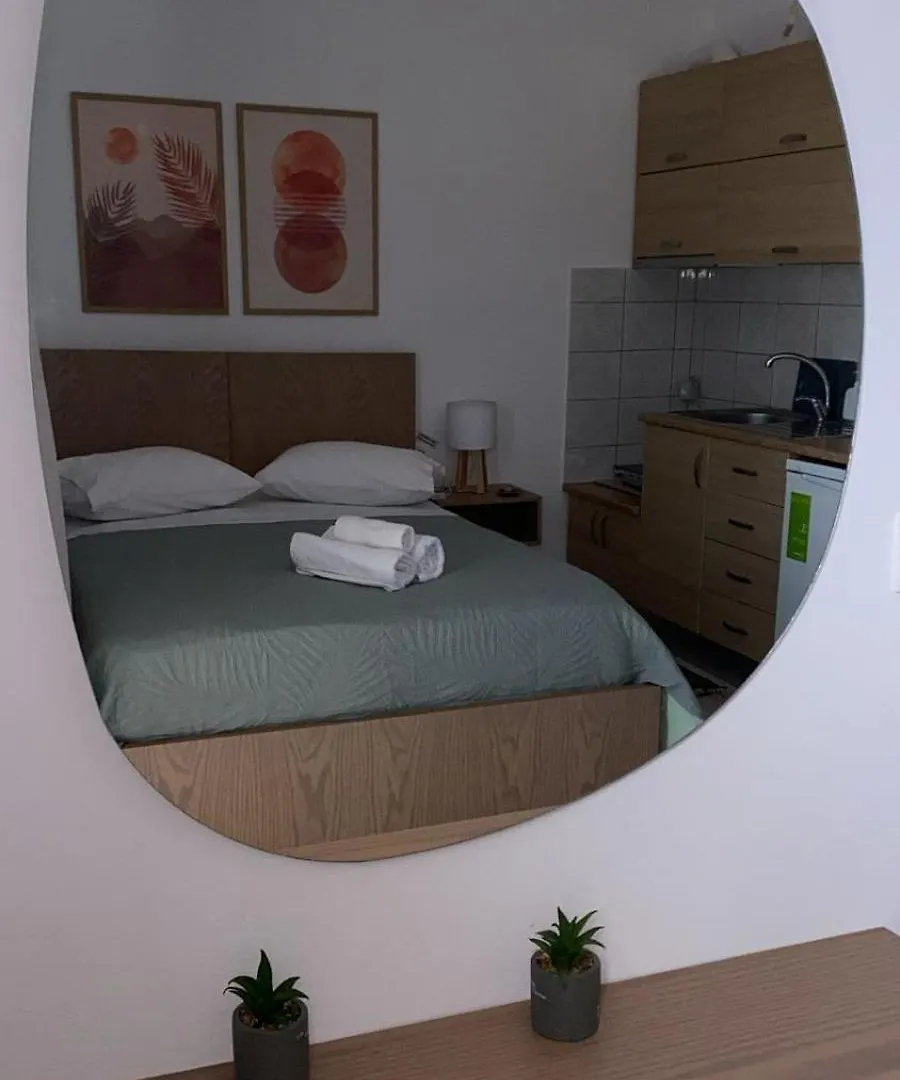 Harmonia Guest House 2 Himara