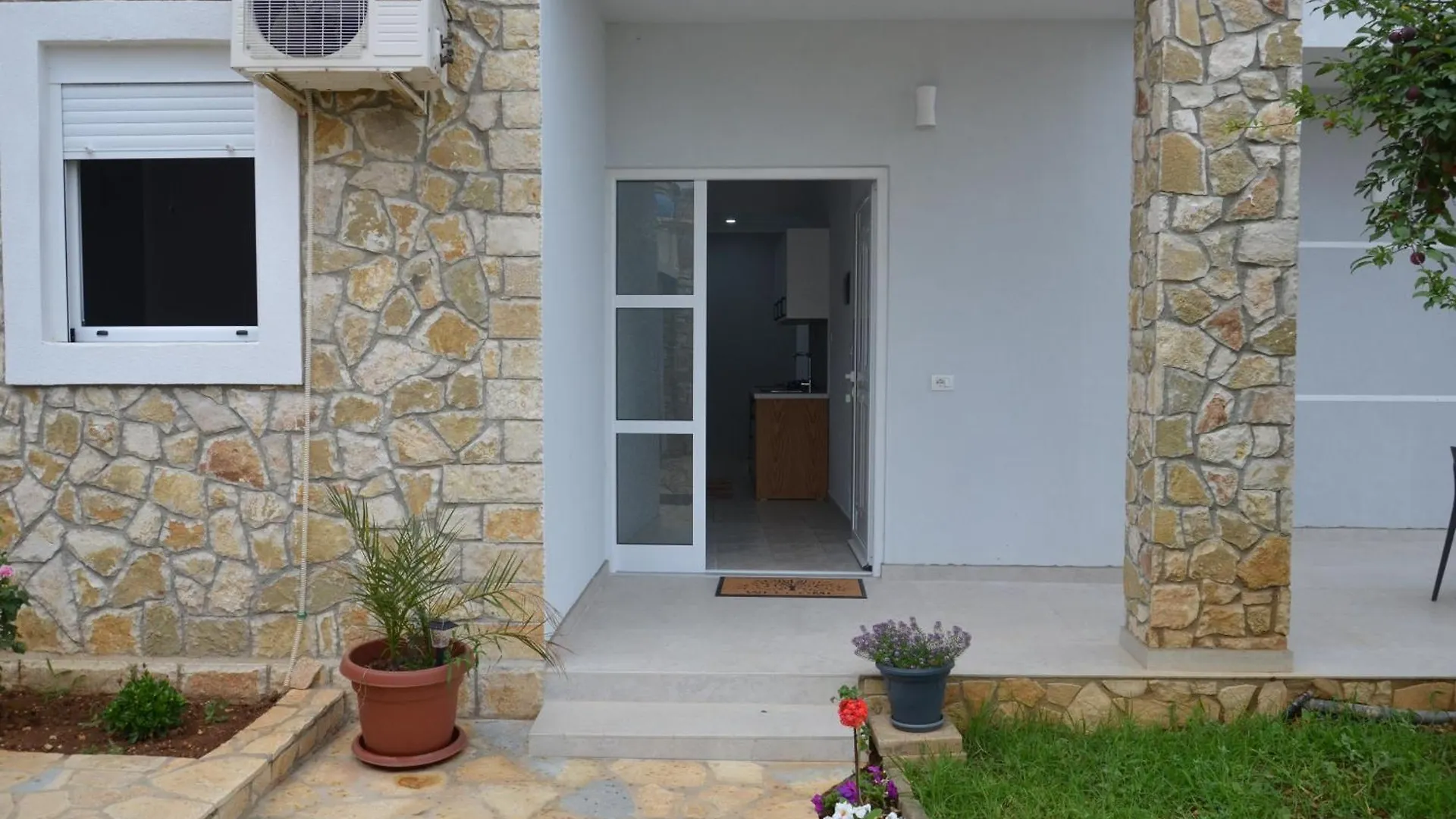 Harmonia Guest House 2 Himarë